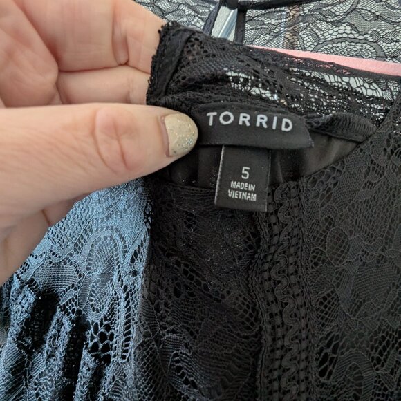 Lace top - Picture 3 of 3